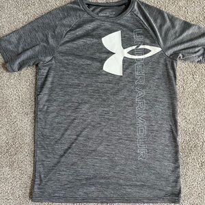 Under Armour loose fit shirt.